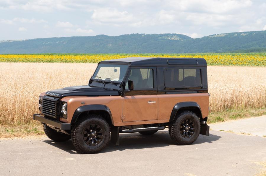  Land Rover Defender 90 Autobiography 2016 года  (фото 12 из 15)